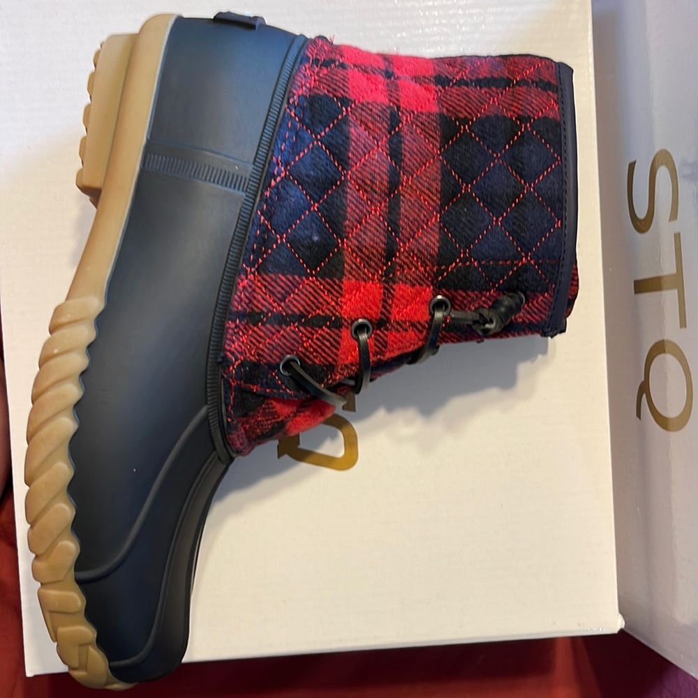 Snow boots